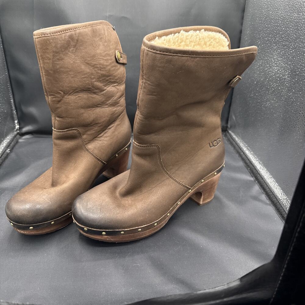 UGG Women's 7M Lynnea Shearling Ankle Clog Boots Sheepskin Fold Over Lining